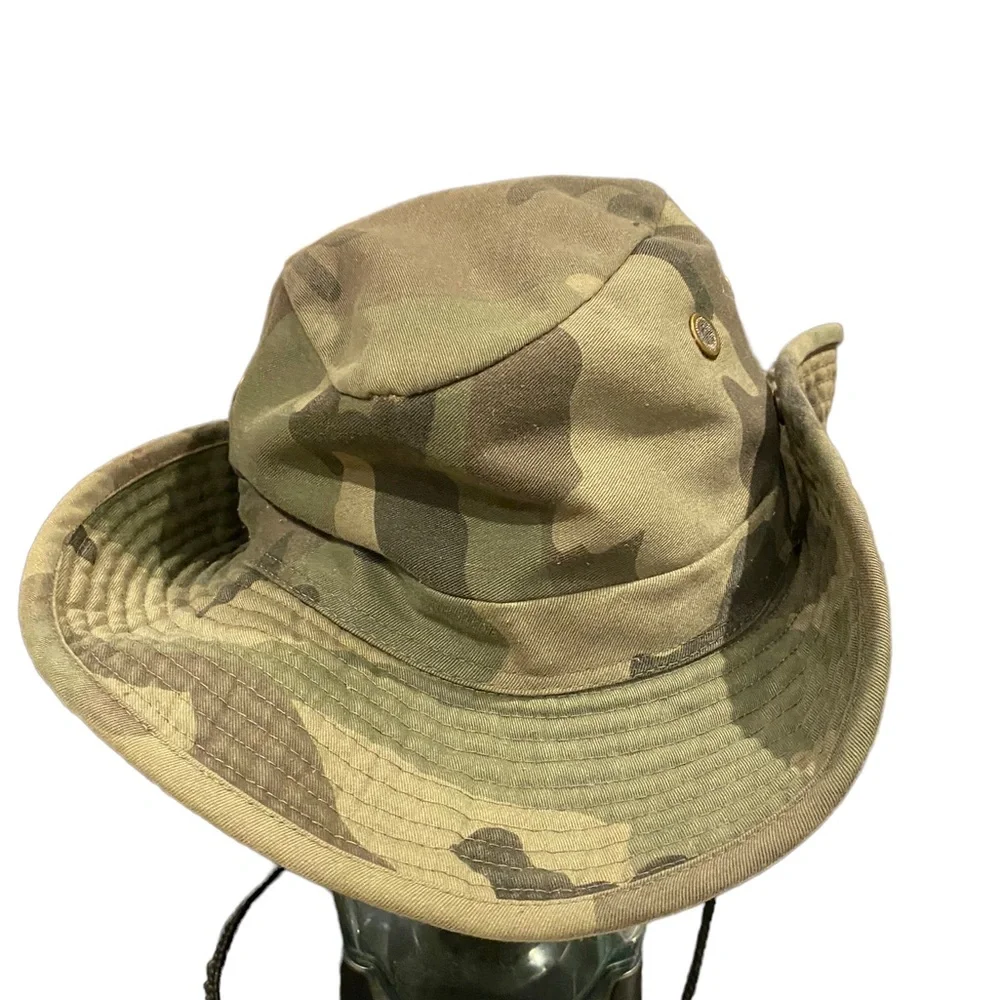 Hat camouflage snap brim small screens air vents
